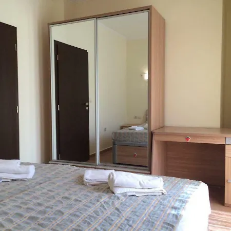 Holiday Guest Houses Anvers 27 ヴィラ
